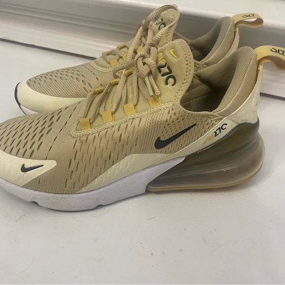 Gold 270 Nike air sz 8 - Picture 4 of 5